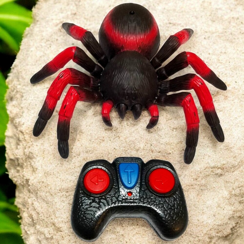 Halloween Remote Control Tarantula Toy  Red light Up Eyes & Legs Terra By Battat